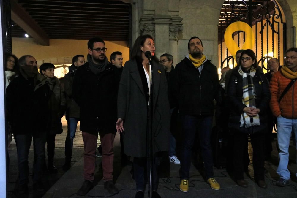 Concentració a la plaça del Vi contra la resolució de la JEC sobre Quim Torra i Oriol Junqueras