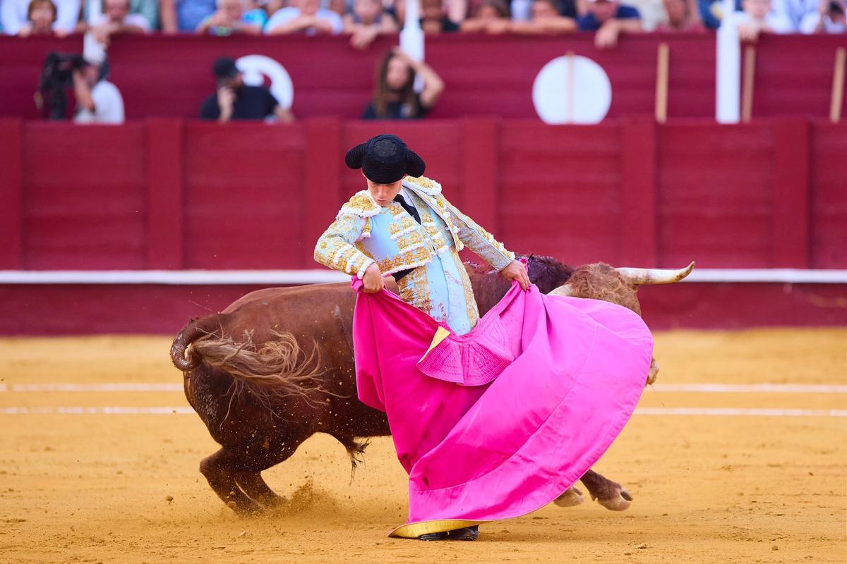 Manuel Quintana, en la lidia de uno de sus dos novillos.