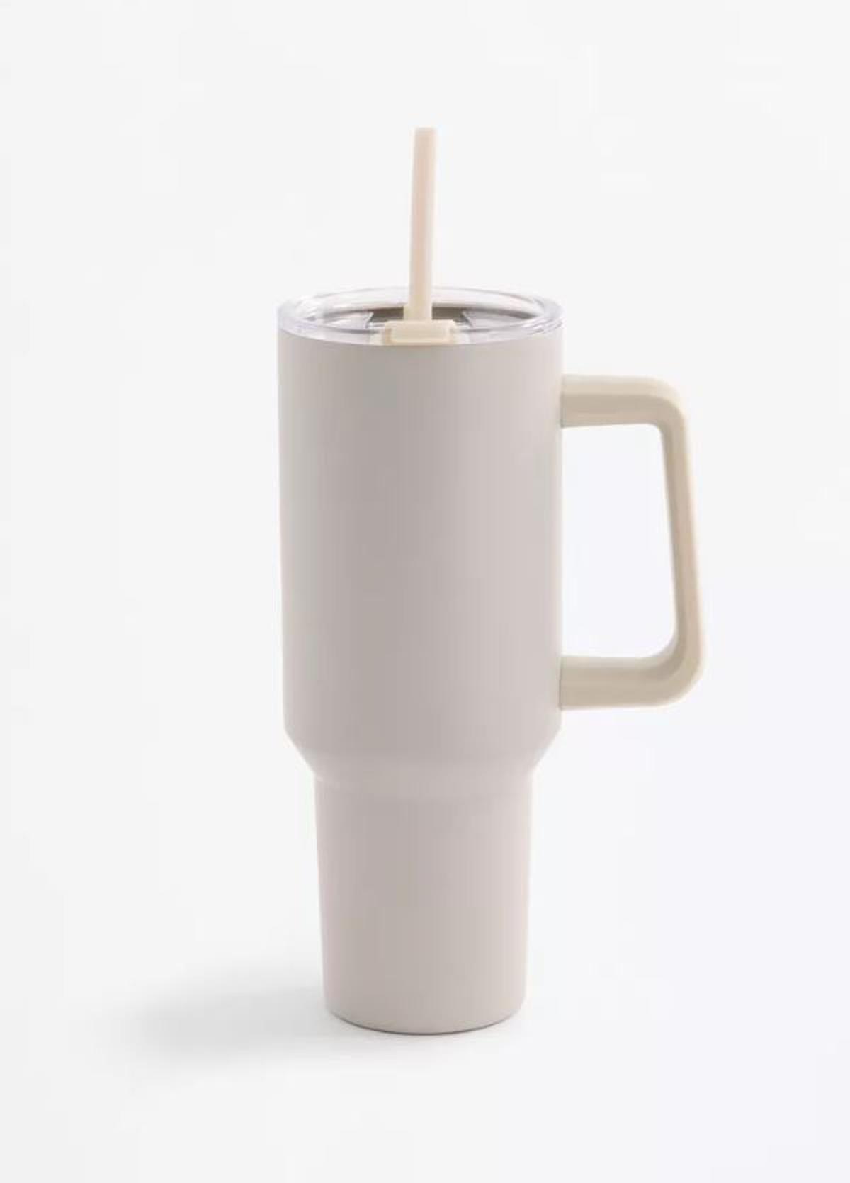 Colas en Lefties desde mañana para conseguir el termo que es un clon de los Stanley: más de un litro de capacidad, de acero inoxidable y por menos de 16 euros