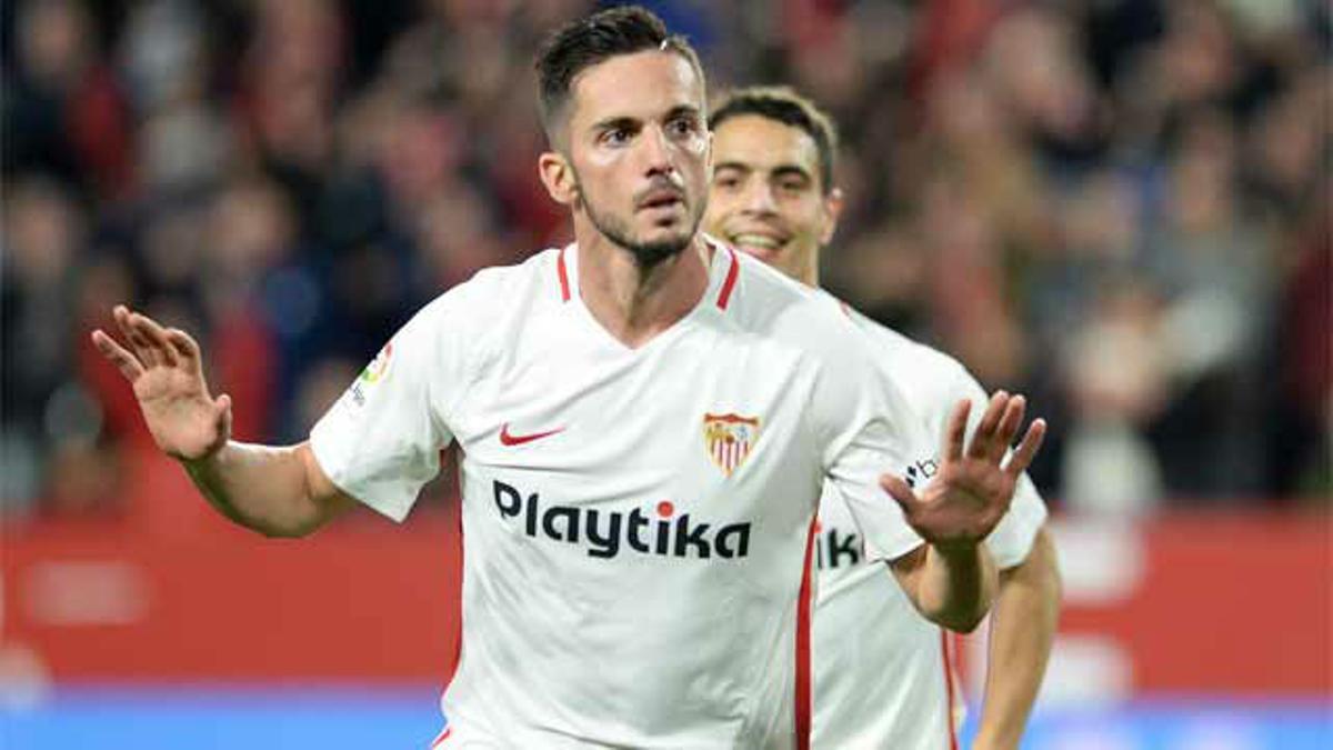 Sarabia, solo en el segundo palo, empalmó el balón y abrió el marcador