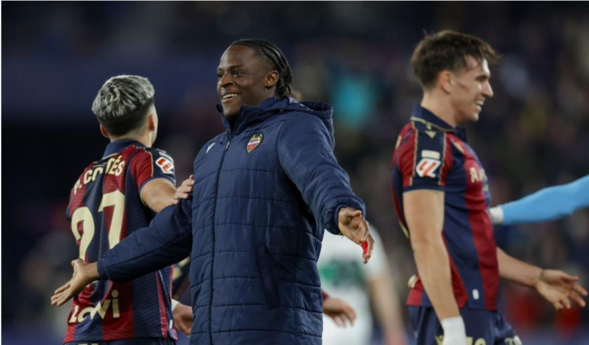 Etta Eyong celebrando la victoria del Levante por 3-2 ante el Elche
