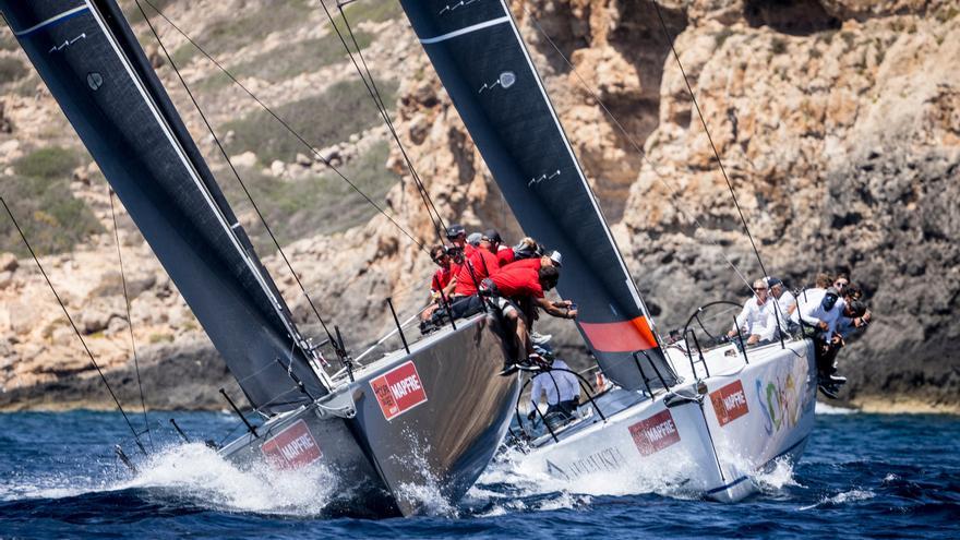 Pleno de clases y regata costera en la emocionante segunda jornada de la Copa del Rey Mapfre