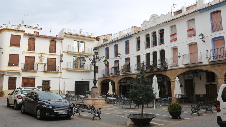 Altura forma al voluntariado de los puntos violeta y arco iris