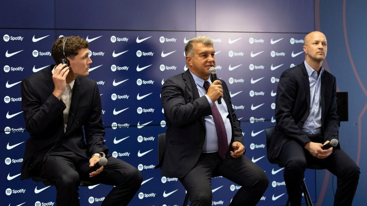 Laporta: "Piqué me dijo que quiere hacer una gran temporada"