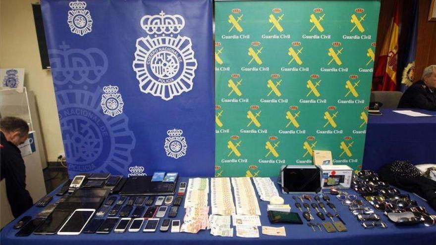 La banda de ladrones de joyas robó al menos en 62 casas de ancianos