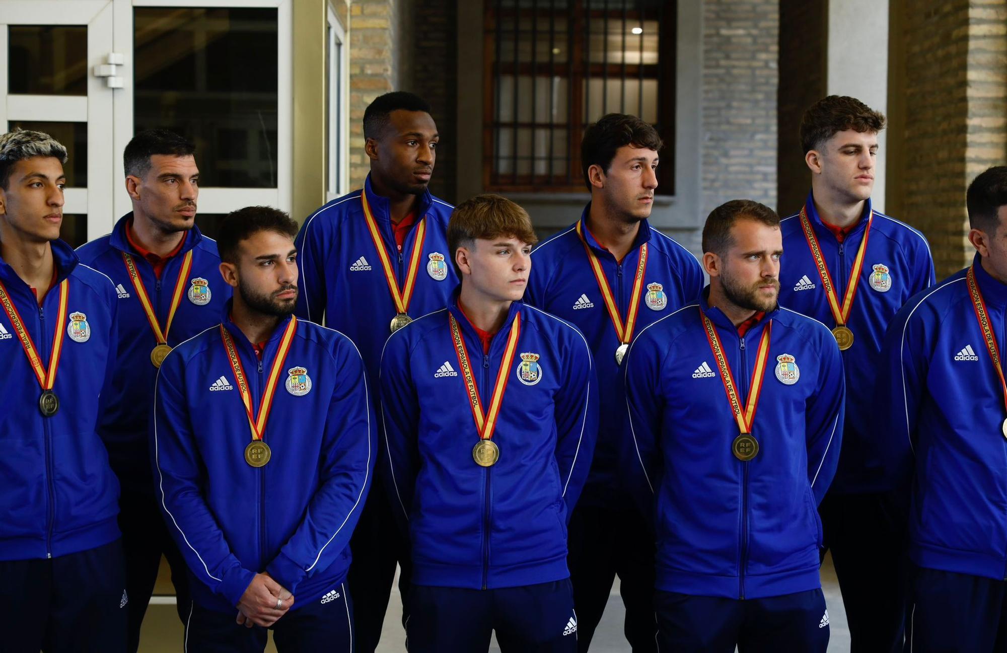 Azcón recibe a la selección aragonesa, flamante campeona de la Copa Regiones de la UEFA