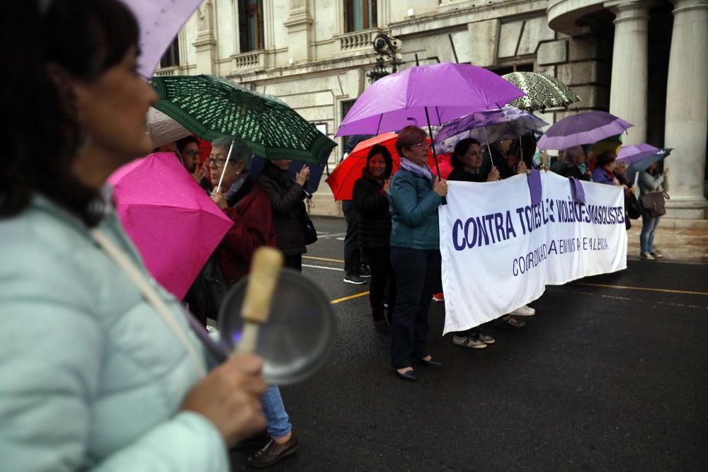 Protesta contra los feminicidios en València