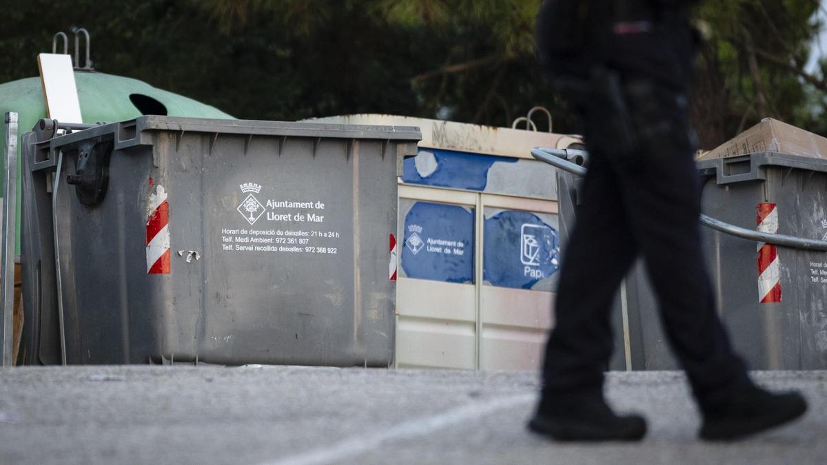 Les imatges dels contenidors on es va trobar un cadàver a Lloret de Mar