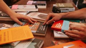 Libros en una librería.