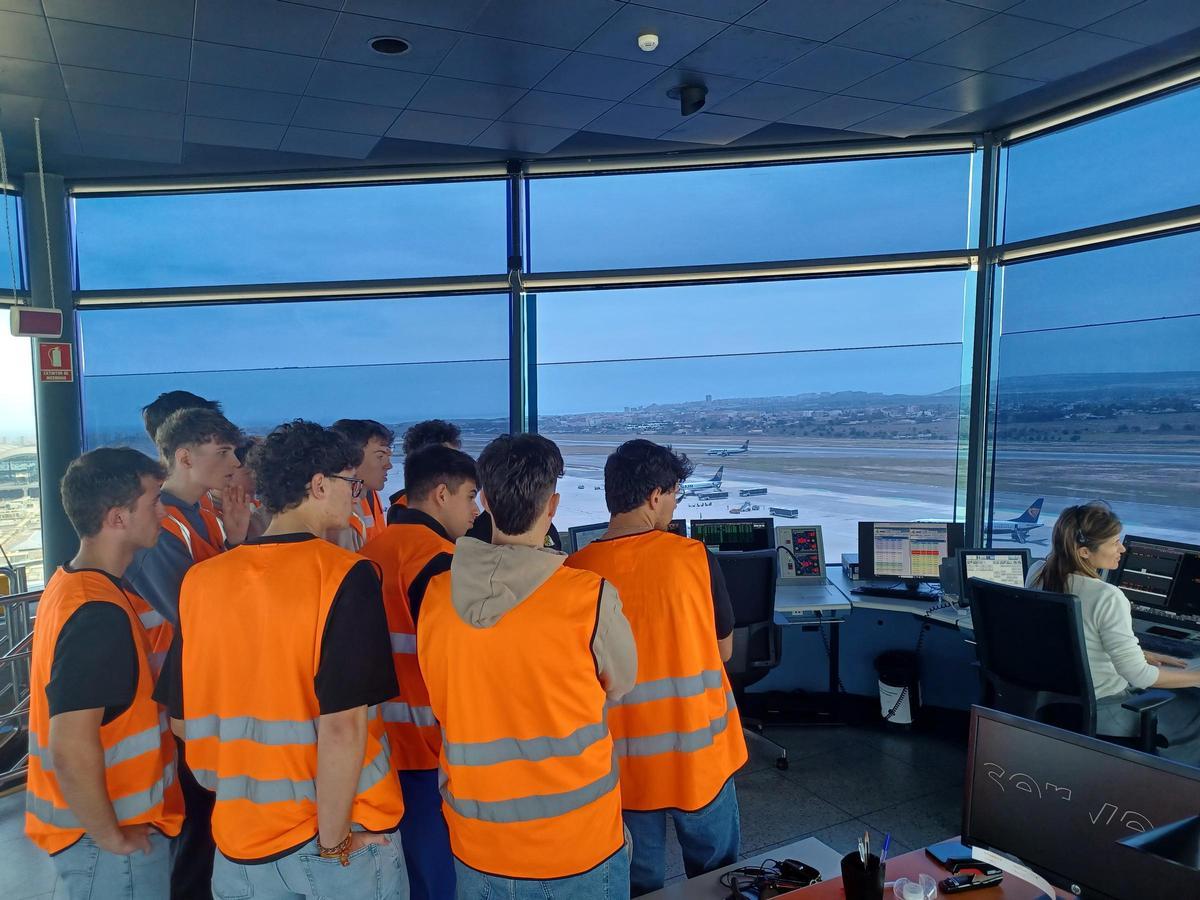 Alumnos de la UA, en una de las visitas