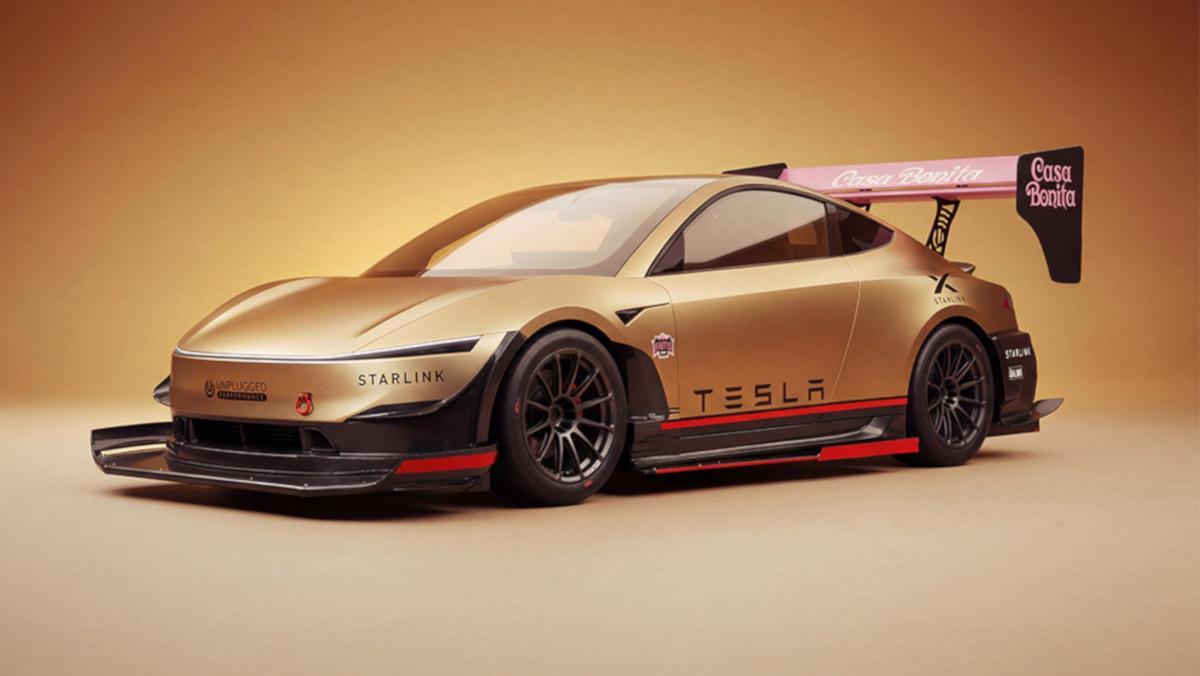 Tesla Cybercab Goldmember de Unplugged Performance