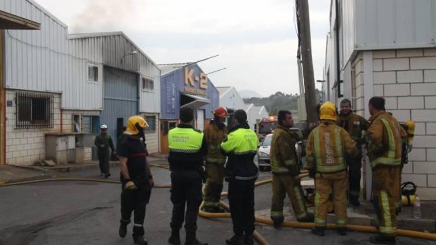Un incendio en una lavandería industrial deja una herida grave