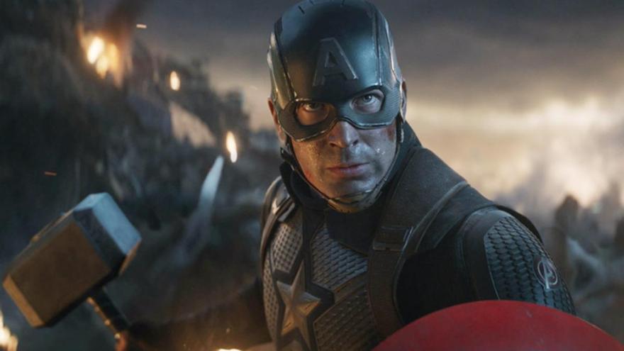 Chris Evans negocia con Marvel para regresar como Capitán América