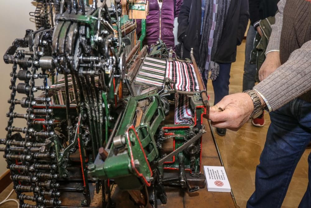 Una exposición de telares antiguos se configura como el embrión del Museo Industrial