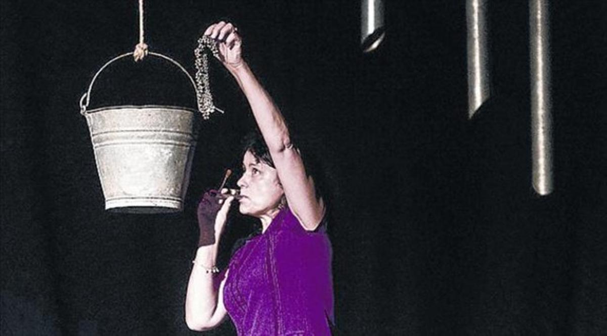 ’Le poivre rose’ 8 Combinació d’acrobàcies i contorsionisme.