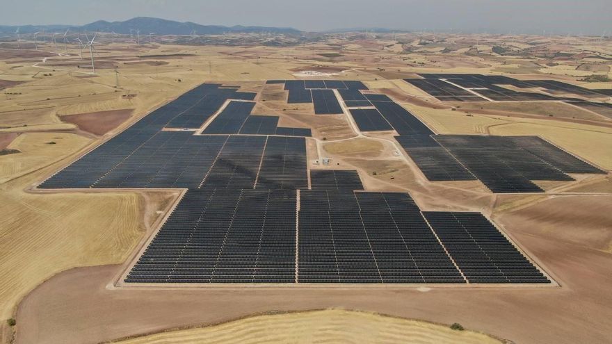 Endesa refuerza su producción solar en Aragón con una nueva planta en Azuara y Herrera de los Navarros