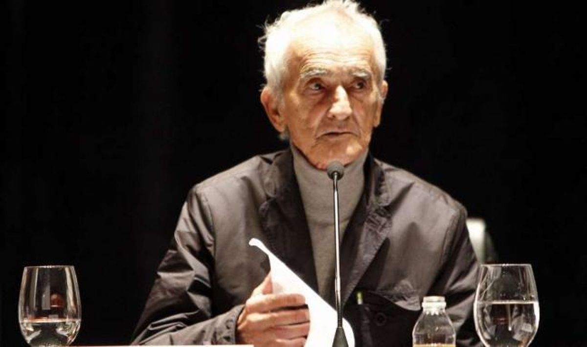 Carlos Oroza: "La poesía es respirar con plenitud"
