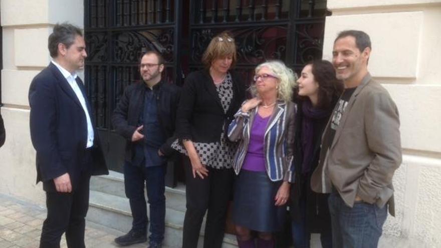 El equipo durante la presentación de la cinta en el cine Albéniz.