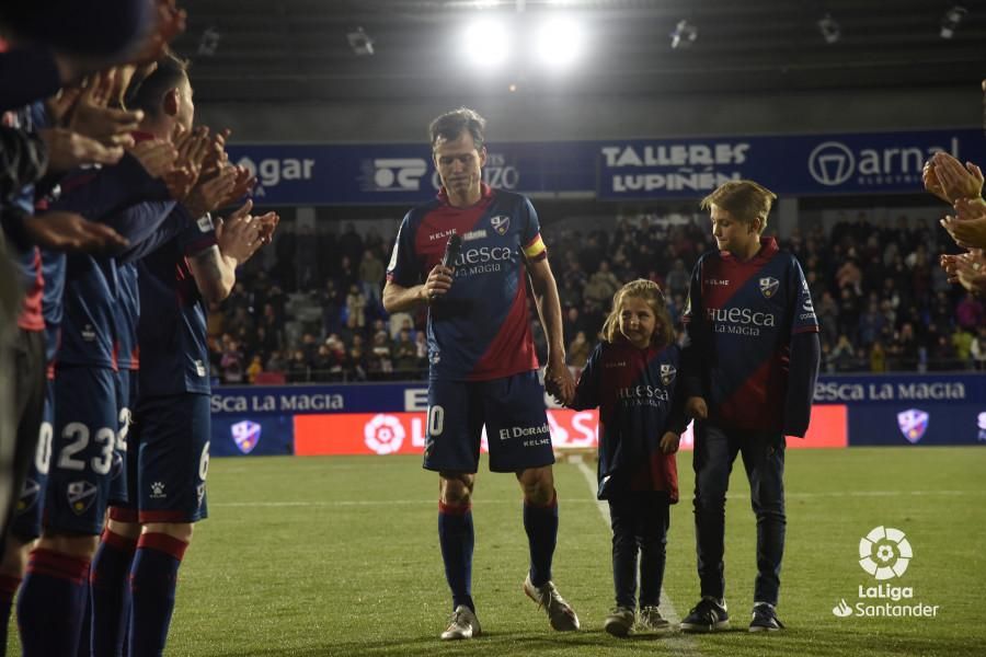 El Huesca deja Primera con un triunfo