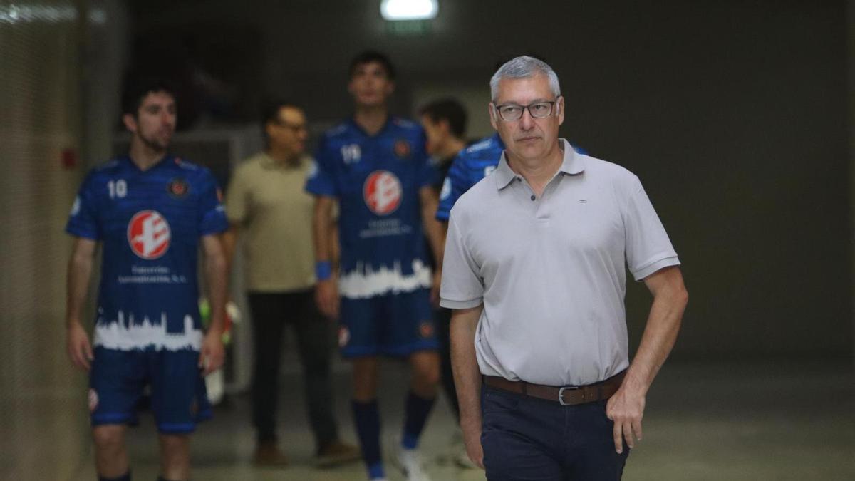 Alfonso Rodríguez, antes de un partido del Entrerríos Automatización esta temporada.