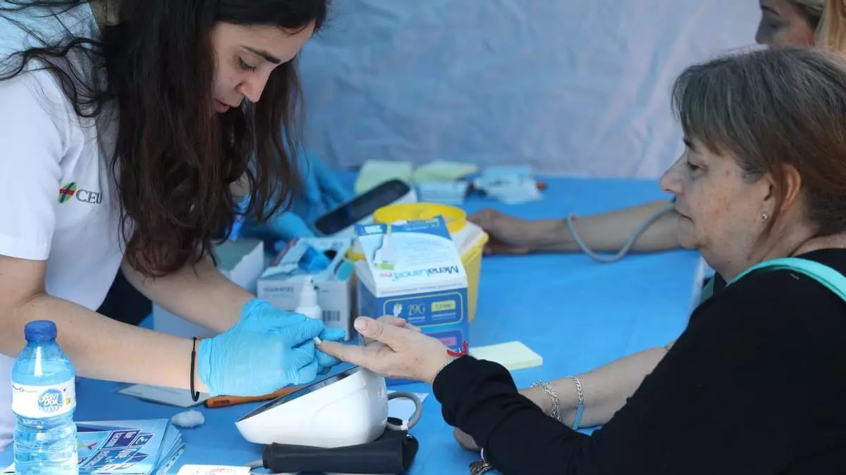 Las enfermeras de Alicante reclaman poder prescribir más fármacos para reducir las listas de espera