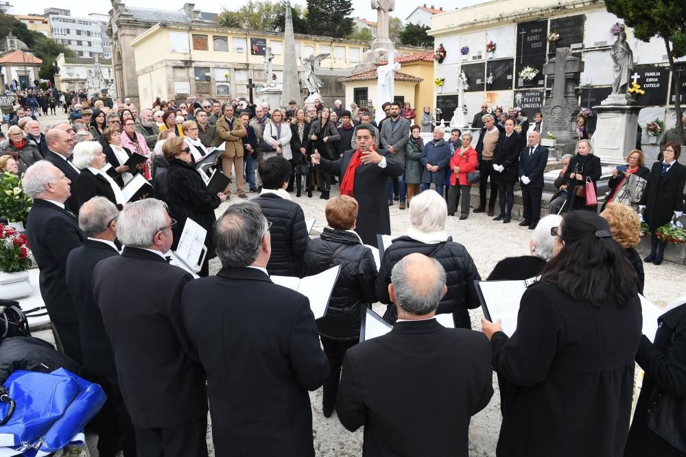 Día de todos los Santos en el cementerio de San Amaro