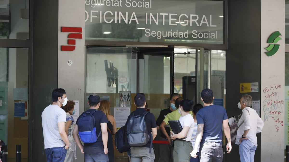 Esta la ayuda de 600 euros que te da la Seguridad Social si no llegas a ...