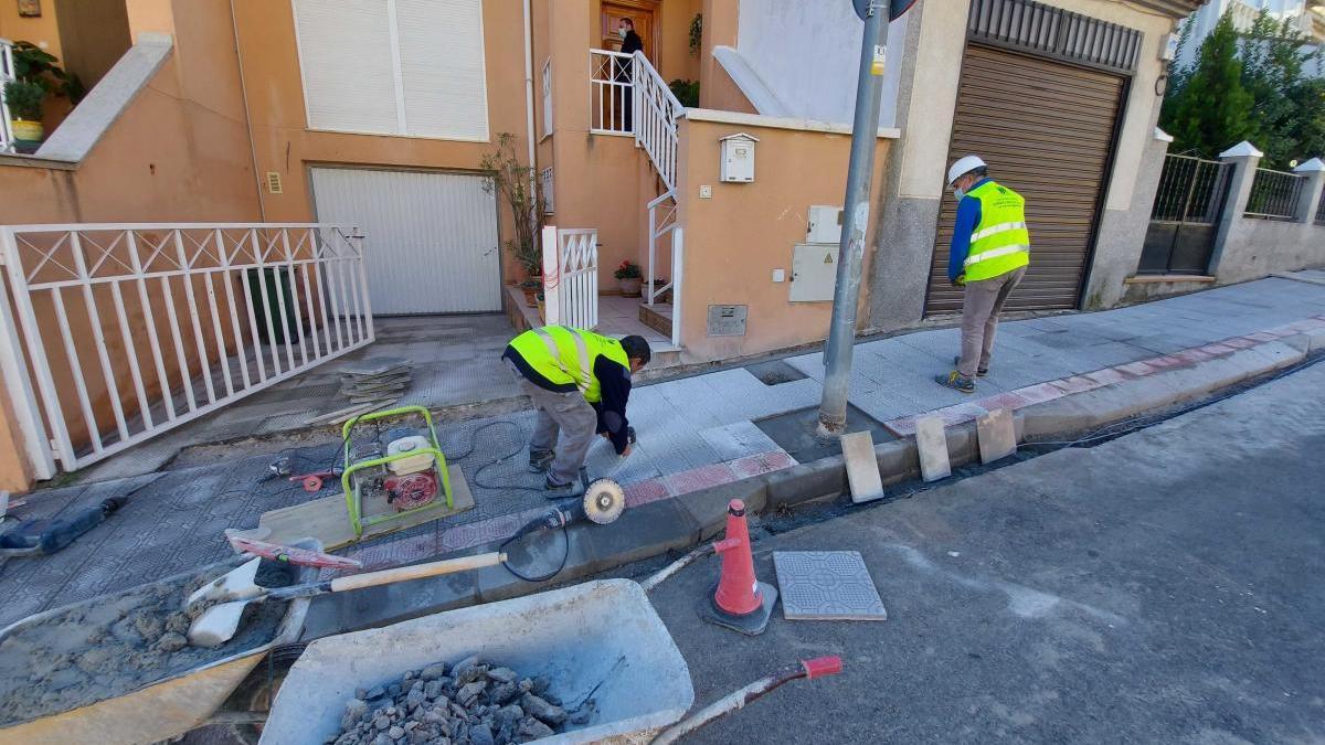 El Ayuntamiento de Caravaca culmina varias obras de renovación de espacios públicos