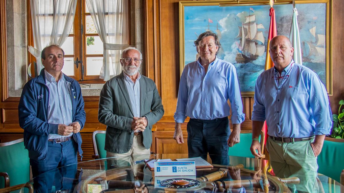 Benavides, Álvarez, Lete Lasa y Retolaza tras la firma del convenio.