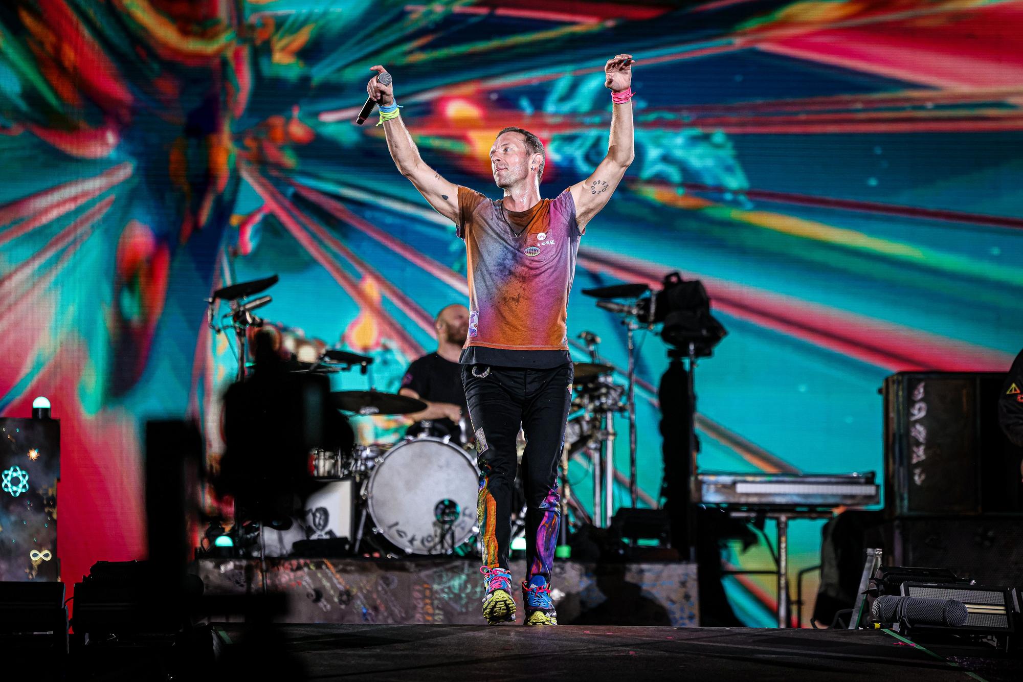 Coldplay il·lumina Barcelona en el primer dels quatre assalts a l'Estadi Olímpic