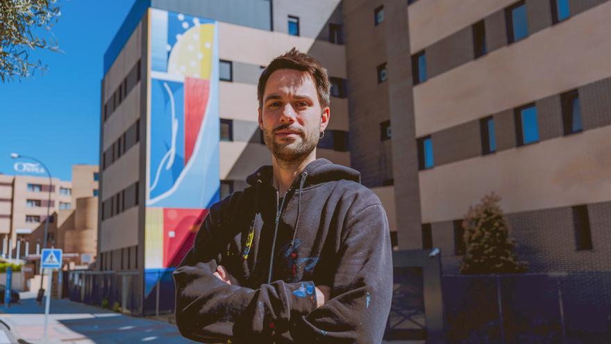 El artista alagonés Diego Vicente firma un mural de arte urbano en Madrid