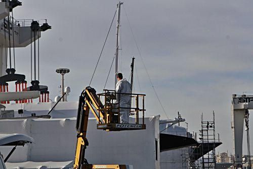 Bis zu 1.000 Tonnen schafft der neue Schiffskran auf der Alten Mole. Die Investition von STP Shipyard Palma symbolisiert den Boom einer strategischen Branche der Insel. Ein Besuch auf der Werft