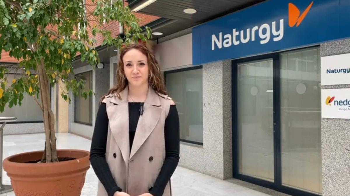 De origen ferrolano y graduada en Física por la USC, Sabela Múñoz decidió especializarse con un máster en  Renovables y acertó de pleno:  “Naturgy me ofreció la oportunidad laboral de mi vida” .