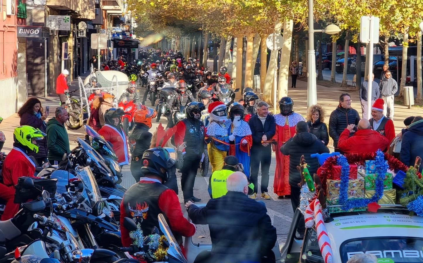 Los Reyes Magos en Orihuela también son moteros