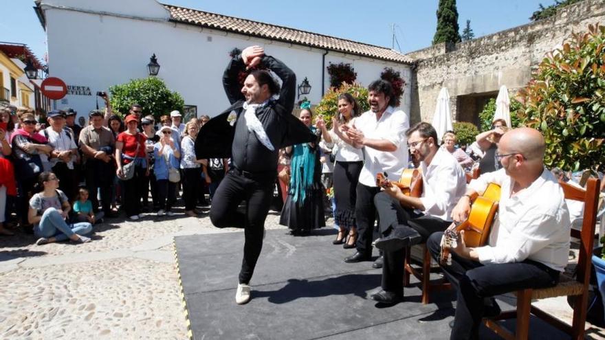 Masiva afluencia en la jornada de clausura de la Fiesta de los Patios