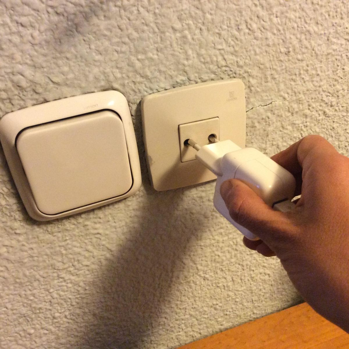 Archivo - Arquivo - Enchufe, enchufes, electricidade, factura, luz, interruptor