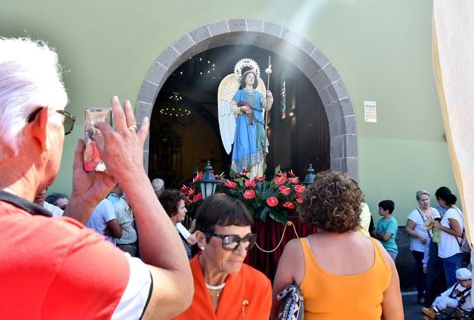 24/10/2019 VECINDARIO. SANTA LUCIA DE TIRAJANA. Procesión San rafael en Vecindario.   Fotógrafa: YAIZA SOCORRO.  | 24/10/2019 | Fotógrafo: Yaiza Socorro