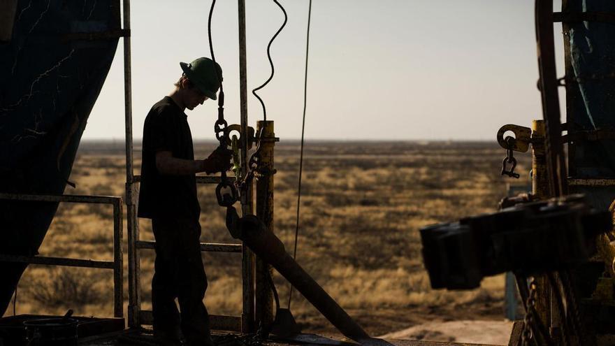 La bolsa española enfila la cota inédita de los 20.000 puntos con el petróleo como árbitro