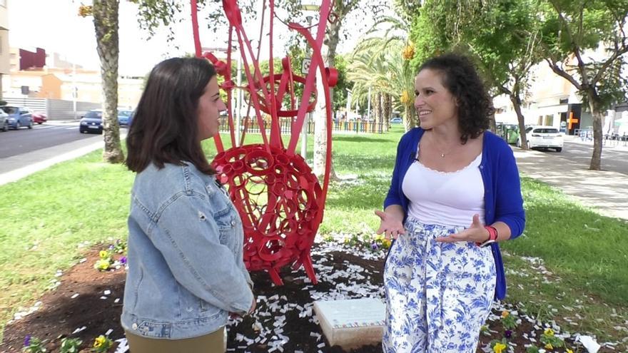 La presentadora de ‘La Panderola’, Sandra Segarra, entrevistó a la alcaldesa, Merche Galí.