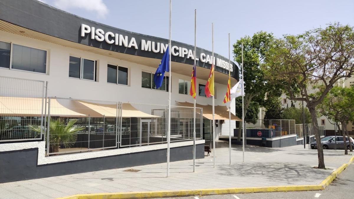 Banderas a media asta en las instalaciones deportivas municipales