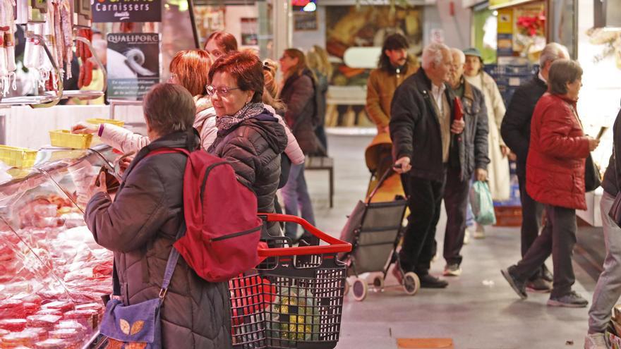 La inflació obliga els gironins a adaptar els àpats de Nadal