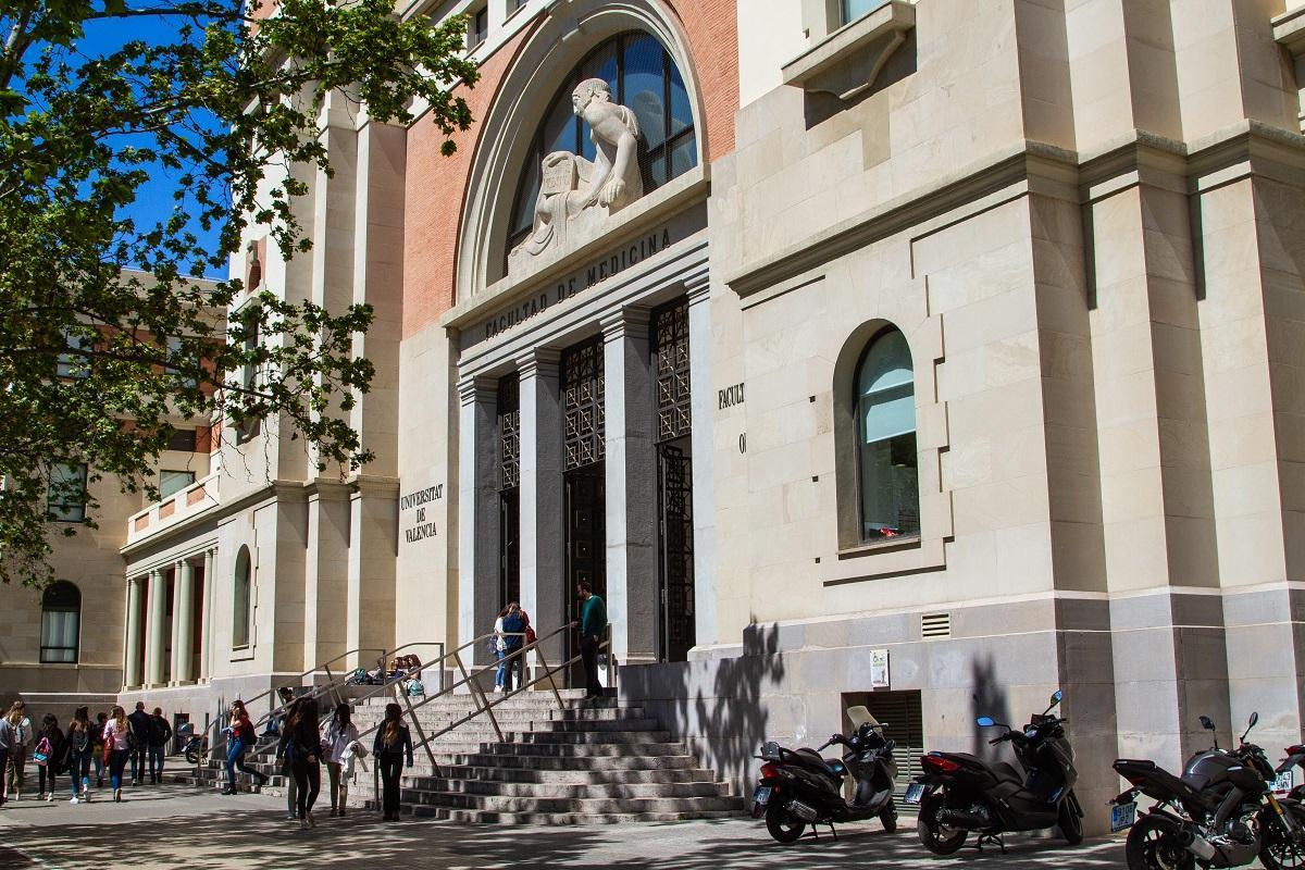 Fachada del rectorado de la UV.