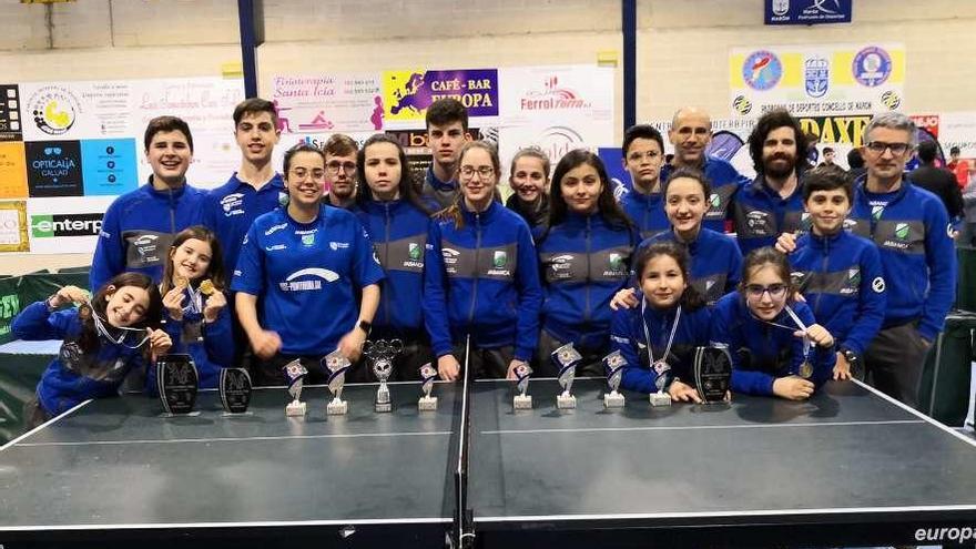 Representantes del CTM Monte Porreiro en los Campeonatos Gallegos. // FdV