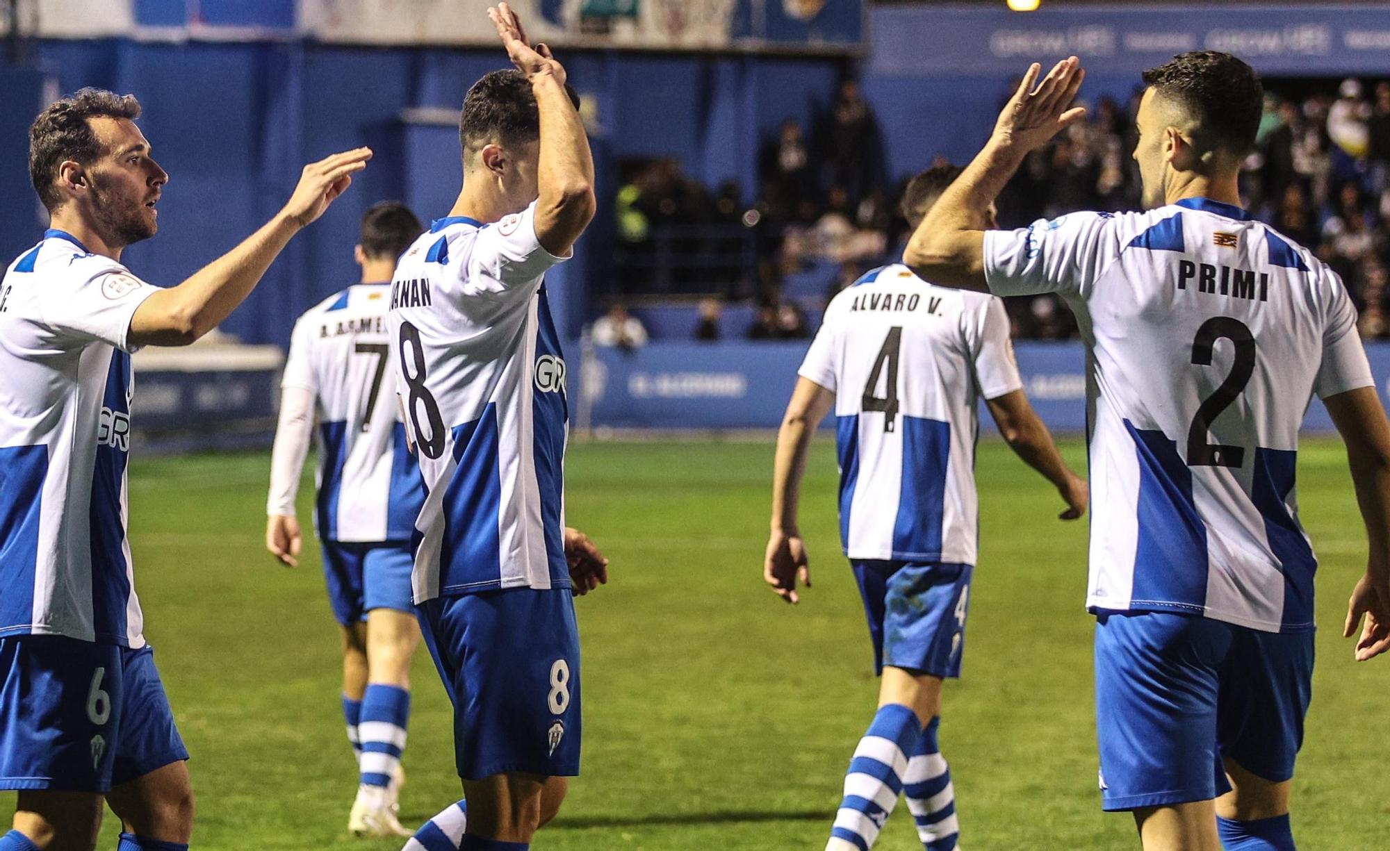 El Alcoyano noquea al lider