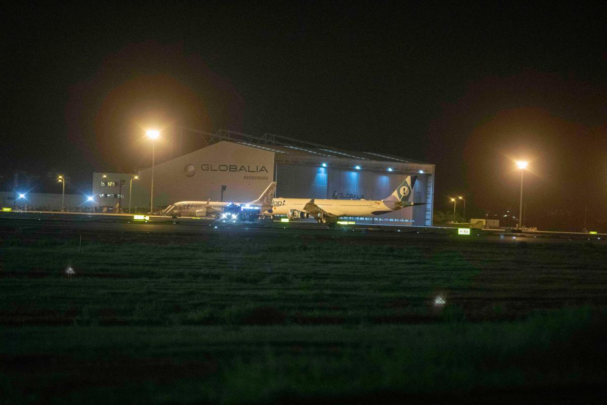 Cierra el aeropuerto de Palma por la presencia de pasajeros en las ...