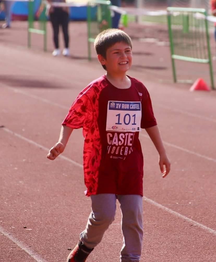 La primera cursa adaptada de la Run Castell triomfa amb èxit de participants