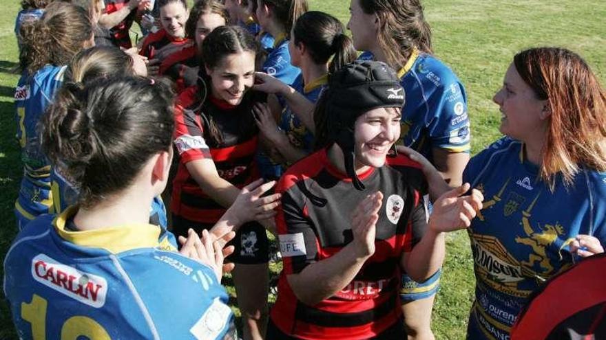 Las &quot;abellonas&quot; juegan la copa tras ganar la liga. // Bernabé/Luismy