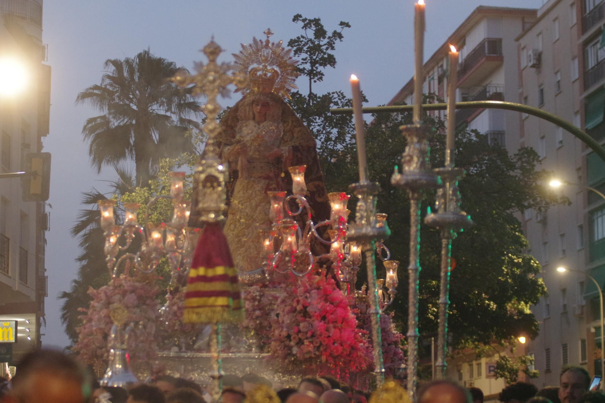 La procesión de la Virgen de la Trinidad este sábado por su festividad en Pentecostés, en imágenes