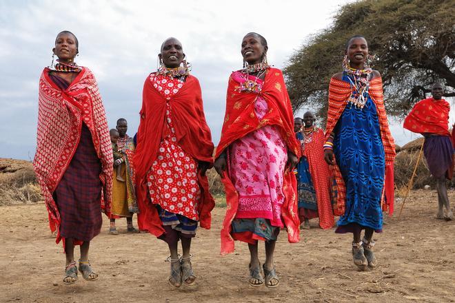 Mujeres Masai bailando
