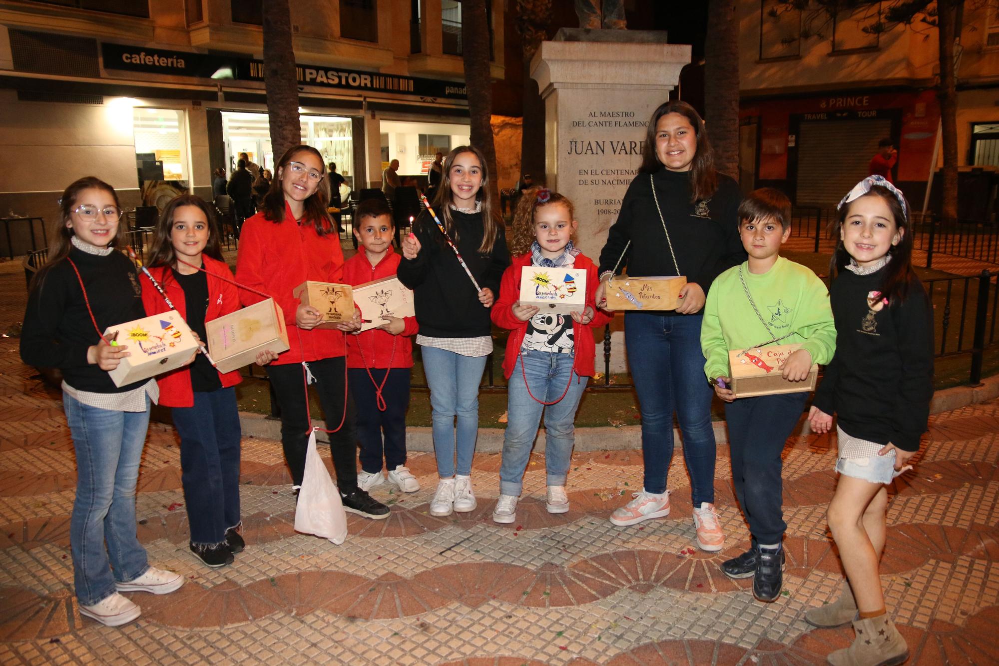 GALERÍA: Multitudinaria 'plantà' para entrar de lleno en las Fallas de Burriana